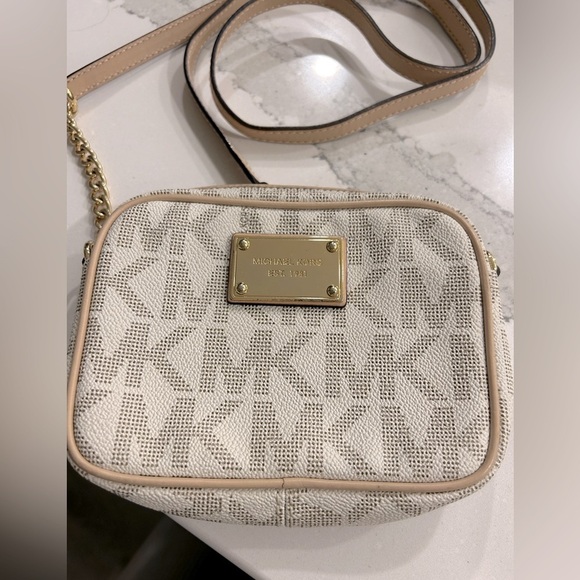 Michael Kors Beige MK Logo Jet Set Crossbody small compact bag - Picture 2 of 10